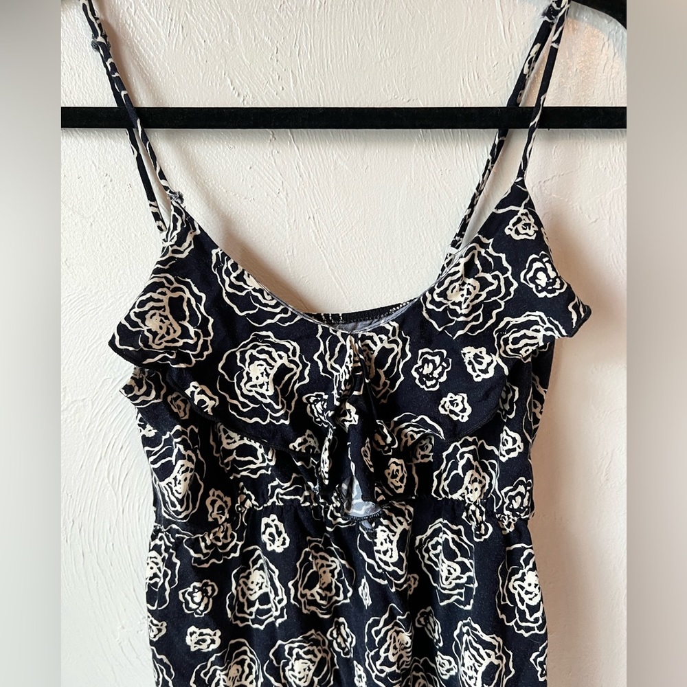 Everly Floral Dress - Picture 2 of 9